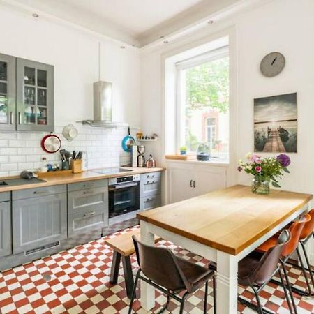 Grosszuegige 185M2-Altbauwohnung In Bestlage 7Zimmer-2Baeder-2Kuechen-2Wcs Hamburg Luaran gambar