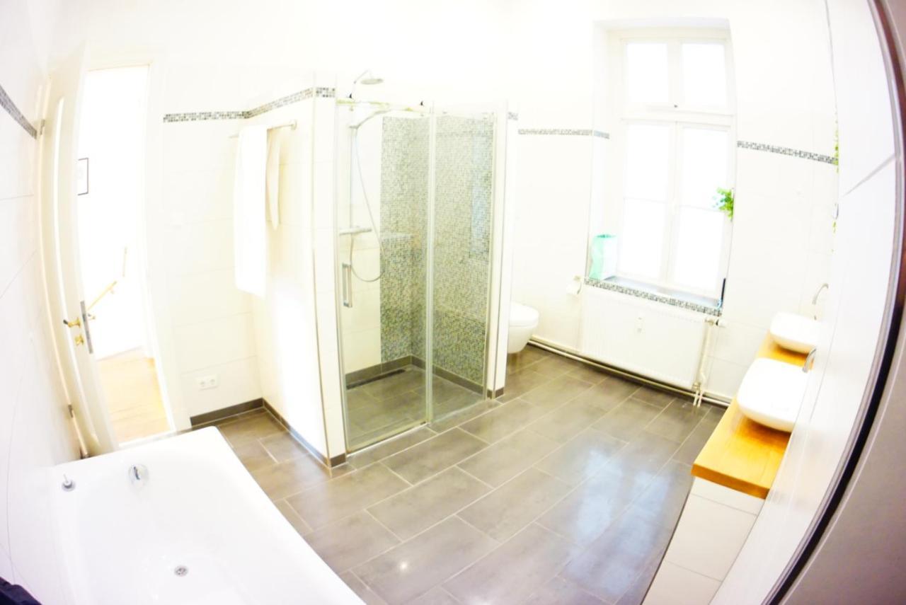 Grosszuegige 185M2-Altbauwohnung In Bestlage 7Zimmer-2Baeder-2Kuechen-2Wcs Hamburg Luaran gambar