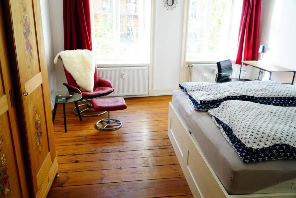 Grosszuegige 185M2-Altbauwohnung In Bestlage 7Zimmer-2Baeder-2Kuechen-2Wcs Hamburg Luaran gambar