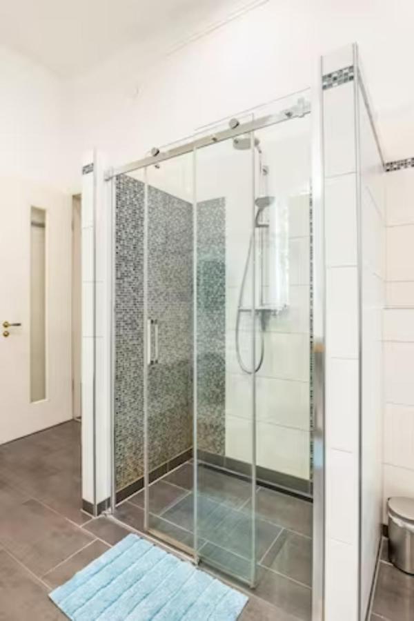 Grosszuegige 185M2-Altbauwohnung In Bestlage 7Zimmer-2Baeder-2Kuechen-2Wcs Hamburg Luaran gambar