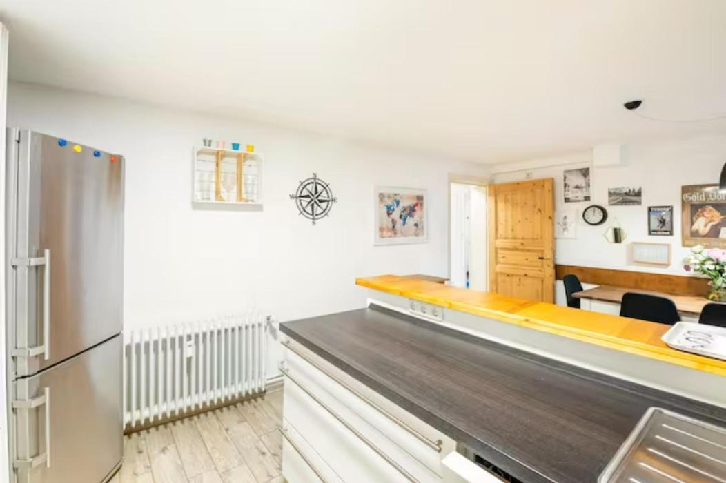 Grosszuegige 185M2-Altbauwohnung In Bestlage 7Zimmer-2Baeder-2Kuechen-2Wcs Hamburg Luaran gambar