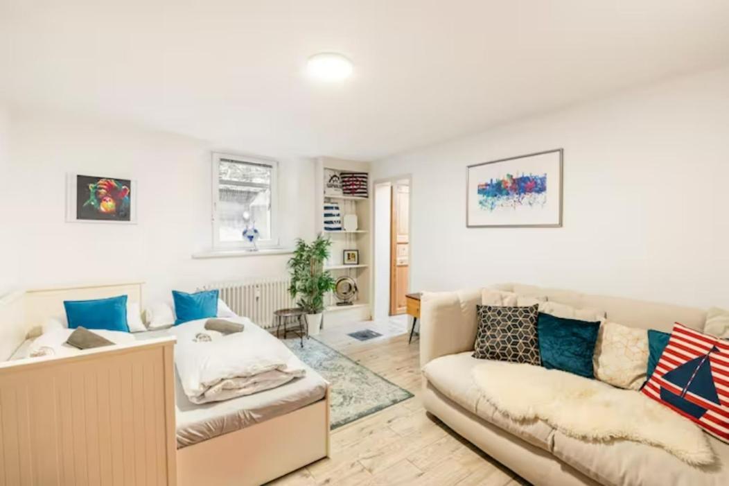 Grosszuegige 185M2-Altbauwohnung In Bestlage 7Zimmer-2Baeder-2Kuechen-2Wcs Hamburg Luaran gambar