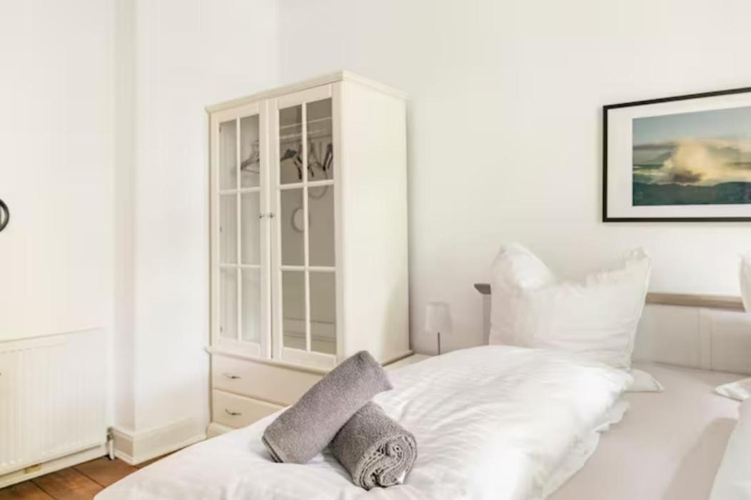 Grosszuegige 185M2-Altbauwohnung In Bestlage 7Zimmer-2Baeder-2Kuechen-2Wcs Hamburg Luaran gambar
